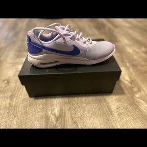 New nike athletic sneaker